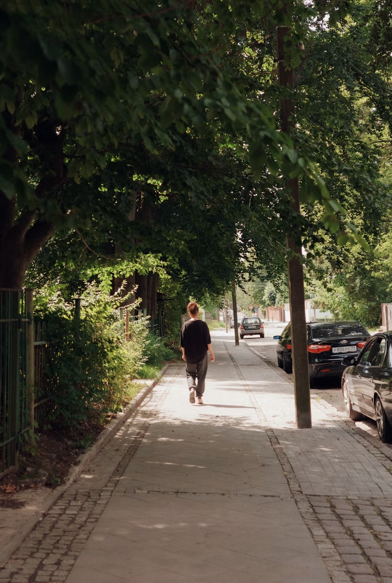Nikmati Segarnya Suasana dengan Jalan Singkat Setiap Hari